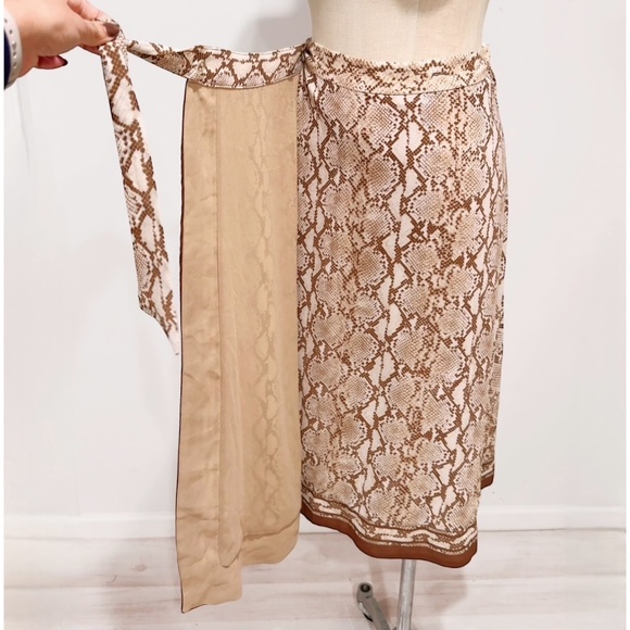 MICHAEL Michael Kors Python Snakeskin Print Animal Print Wrap Midi Skirt Size S - Picture 4 of 6